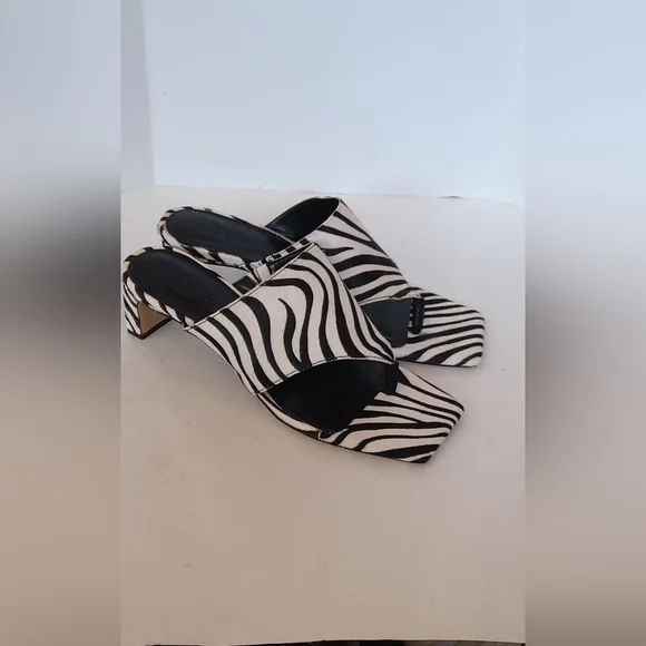 Villa Rouge zibra print calf fur white black square toe sandals - Picture 3 of 12
